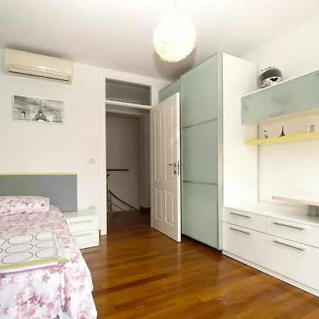 Isabella 2103 Holiday home Pula
