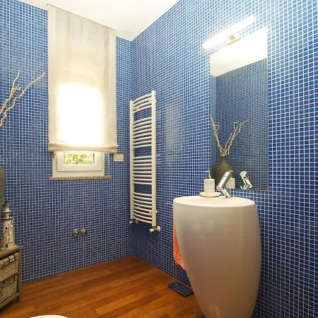 Isabella 2103 * Pula