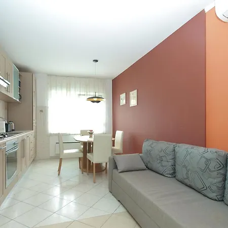Isabella 2103 Holiday home Pula