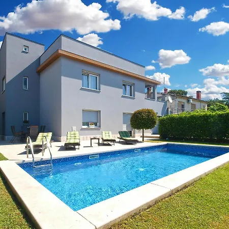 Isabella 2103 Holiday home Pula
