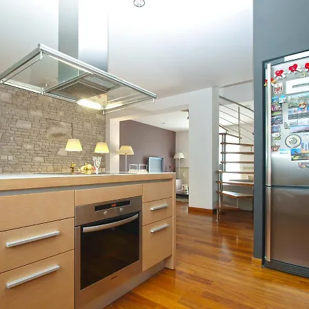 Isabella 2103 Vikendica *