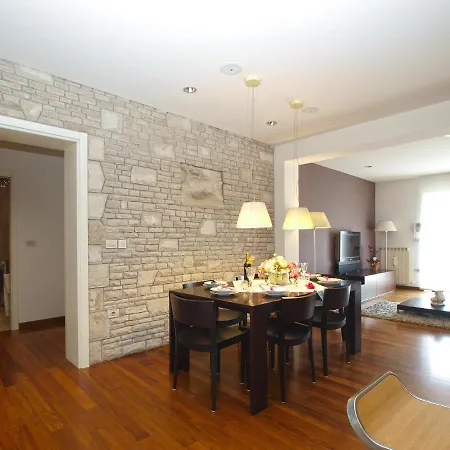 Isabella 2103 * Pula